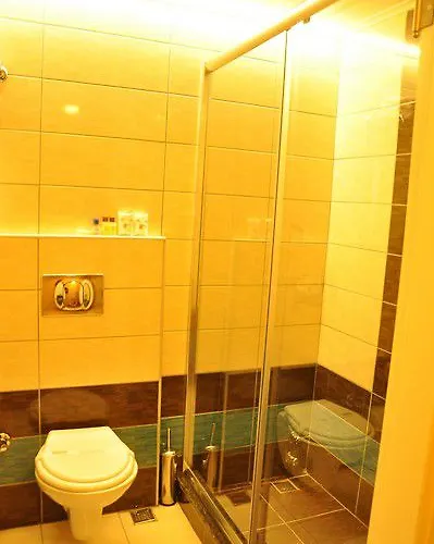 Cleopatra Tac & Apart 3*